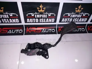 Toyota Vitz KSP 130 Accelerator Paddle