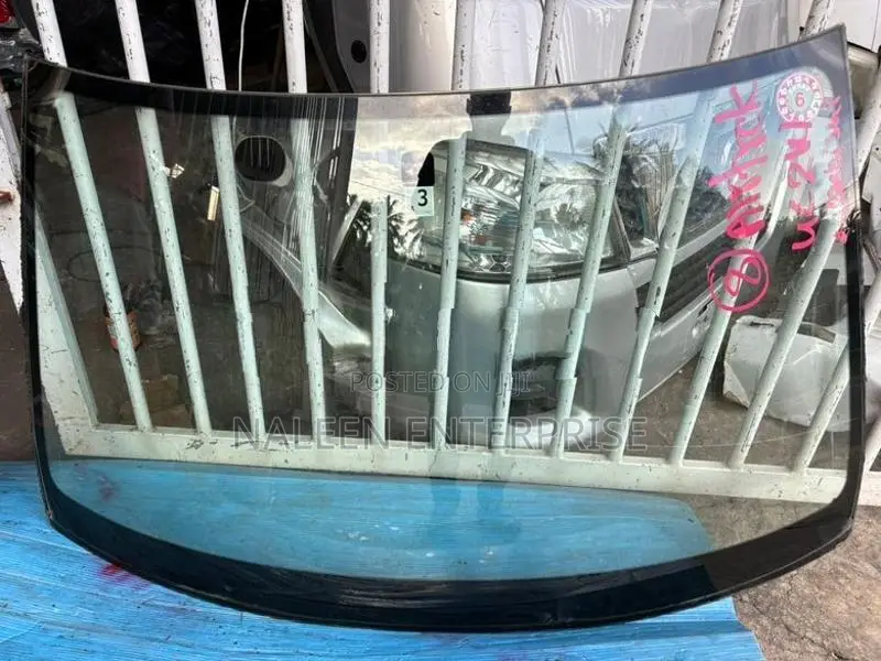 Mitsubishi Airtrek Windscreen