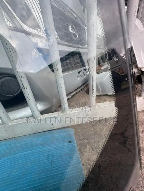 Nissan X-Trail T30 Windscreen