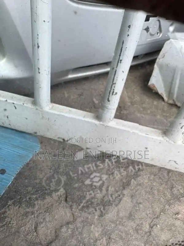 Mitsubishi Airtrek Windscreen