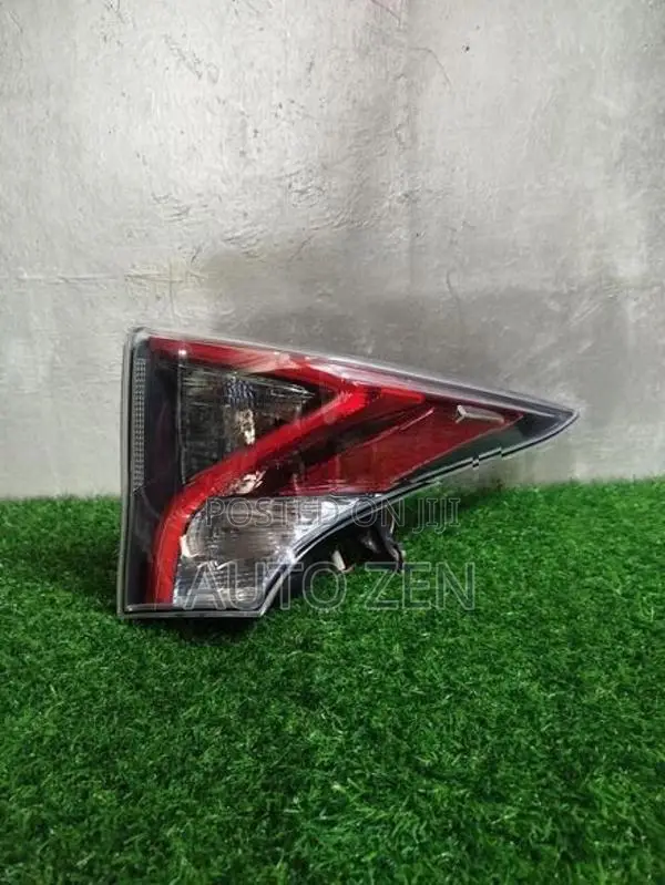 PRIUS 50 TAIL LIGHT RIGHT SIDE