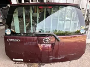 Toyota Passo KGC10 Dicky Door