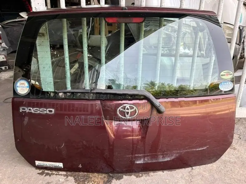 Toyota Passo KGC10 Dicky Door