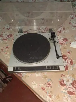 Kenwood Fully Automatic Turntable P 7