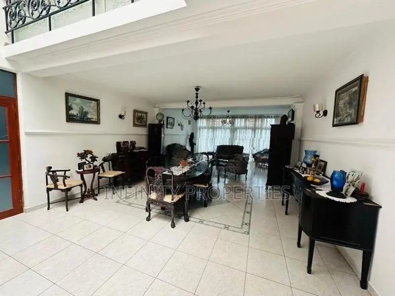 03 Story Luxury House With 15.05 P Sale At Malwatha Rd Dehiwala