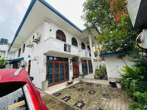 03 Story Luxury House With 15.05 P Sale At Malwatha Rd Dehiwala
