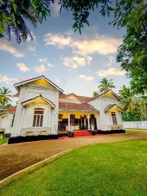 Hotel for Sale in Hikkaduwa (walawwa )