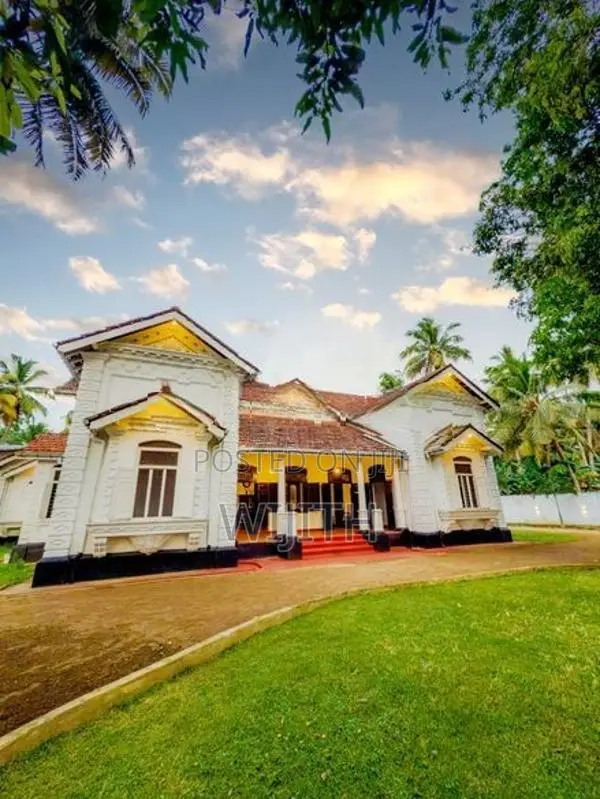 Hotel for Sale in Hikkaduwa (walawwa )