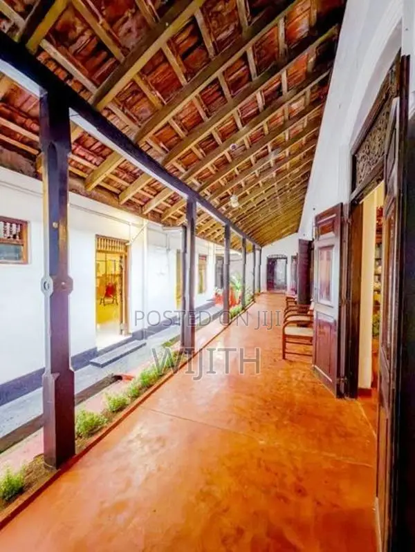 Hotel for Sale in Hikkaduwa (walawwa )