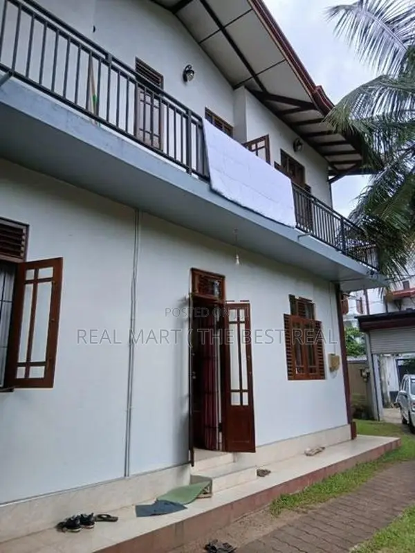 Siyabalape : 5 Bedrooms (17.25P) Luxury House for Sale