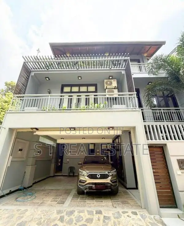 Elegant Designed Luxury Three Story House For Sale In Pannipitiya