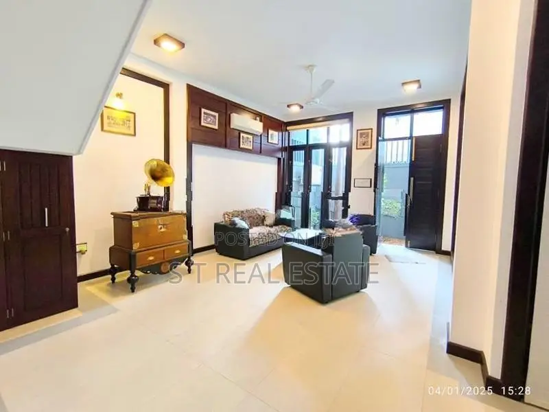 Elegant Designed Luxury Three Story House For Sale In Pannipitiya