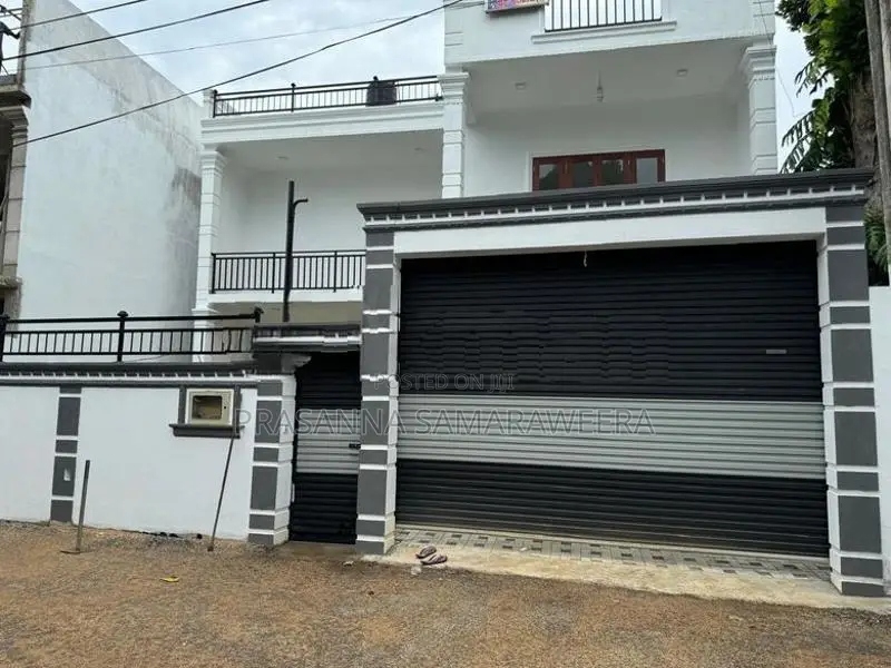 Brand New solid Modern super 2 Story House-piliyandala
