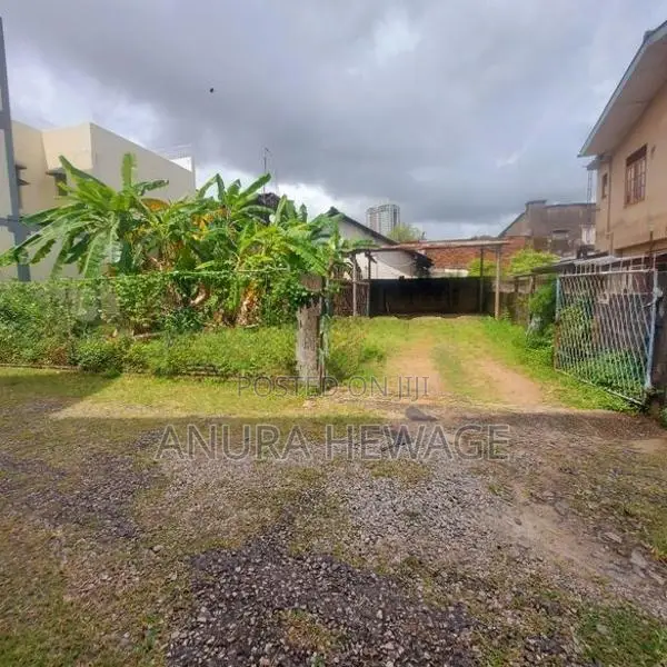 Land for Sale Rajagiriya, Near Main Town. (ID : RAJG001)