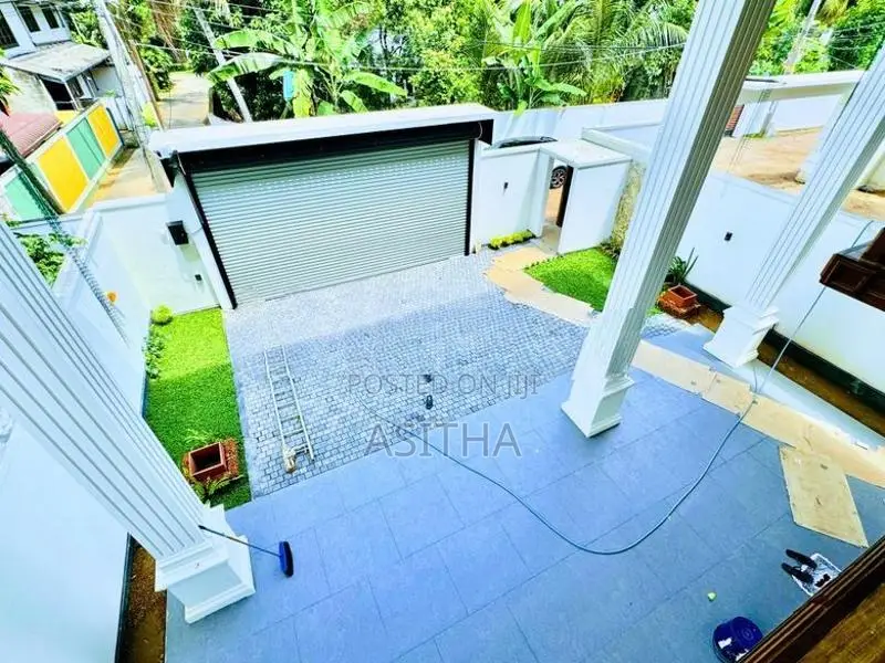 Brand New Luxury House For Sale -Piliyandala