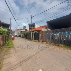 Land for Sale Rajagiriya, Near Main Town. (ID : RAJG001)