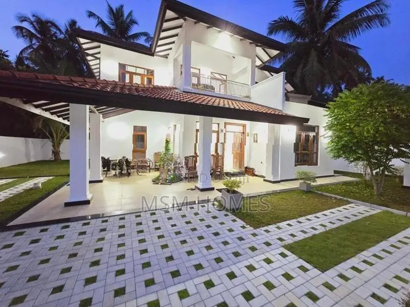 Beautiful Gedara And 2 Story House For Sale Negombo