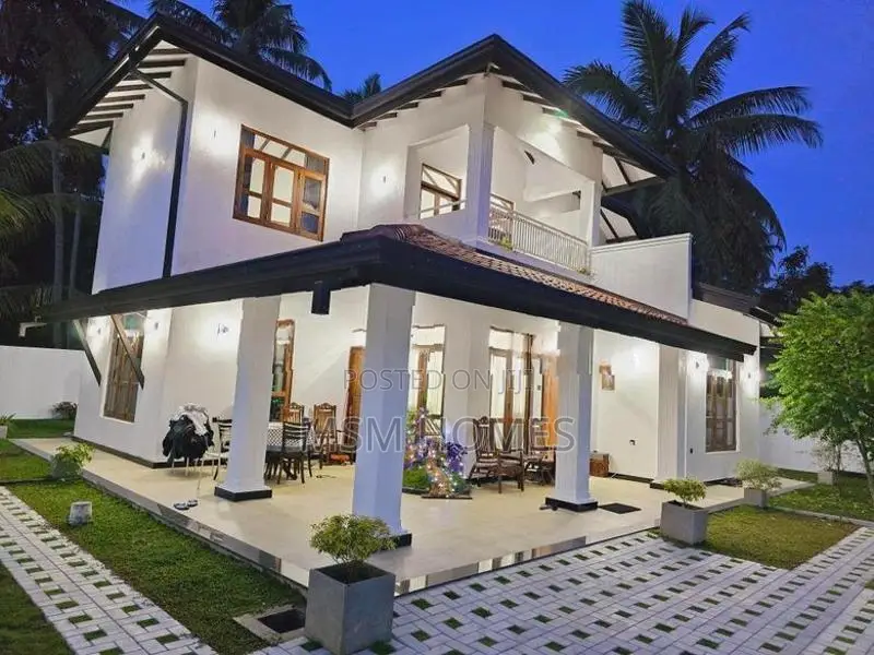Beautiful Gedara And 2 Story House For Sale Negombo