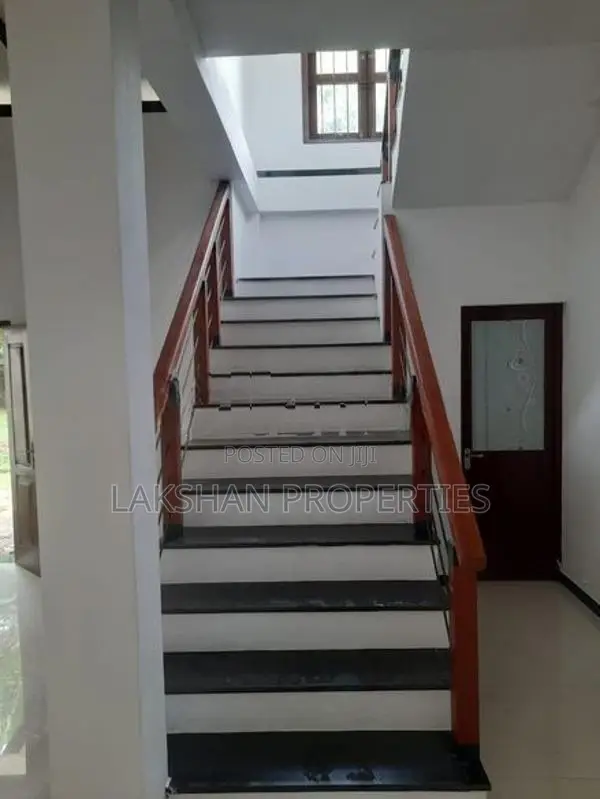 Two Storey House for Sale in Piliyandala