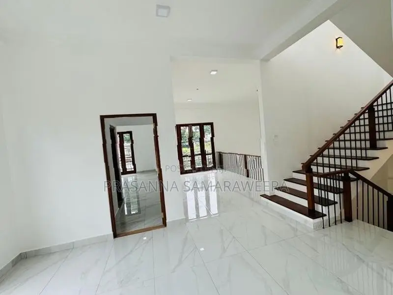 Modern Brand New solid super luxury 2 Story House-piliyandala