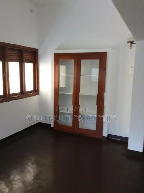 Commercial House Rent Colombo 04