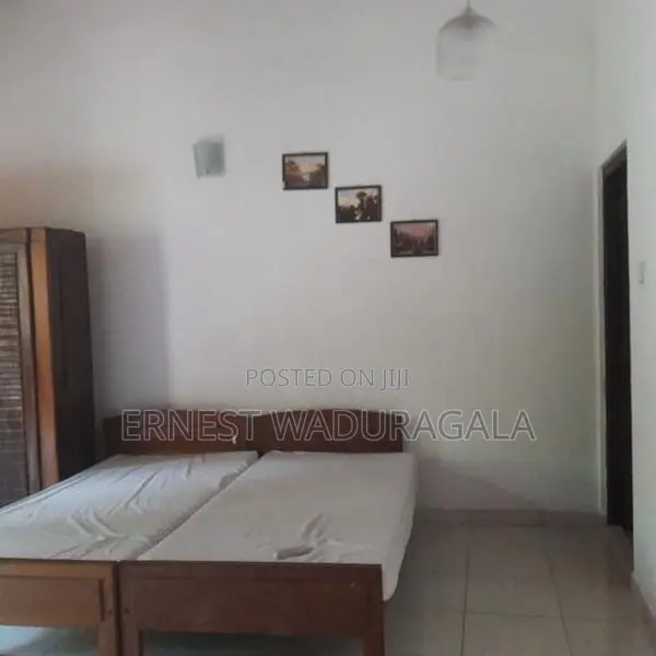 Sale House in Athurugiriya