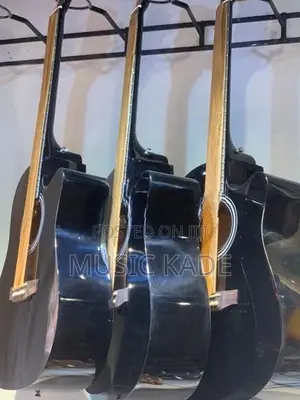 JUMBO SIZE ACOUSTIC GUITAR