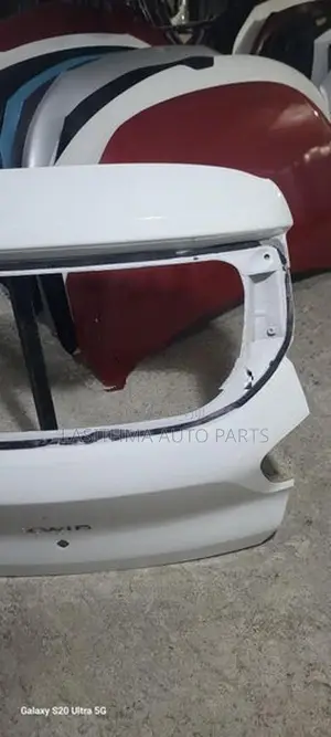 KWID Dicky Door panal