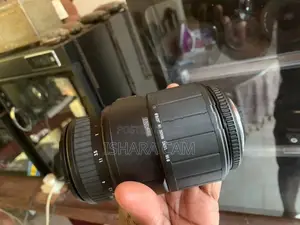 Nikon Sigma 75-300 AF Macro DSLR Lens