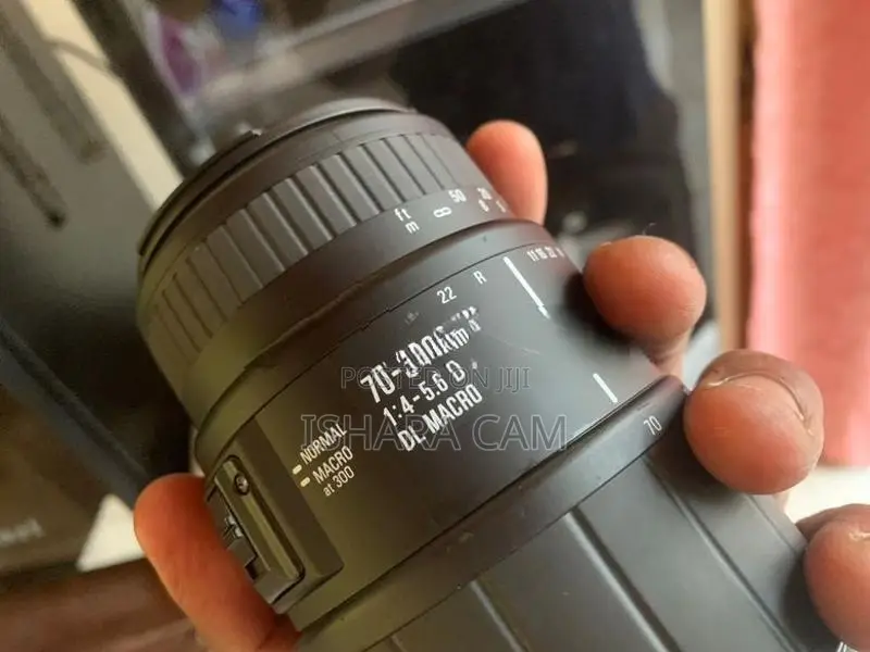 Nikon Sigma 75-300 AF Macro DSLR Lens