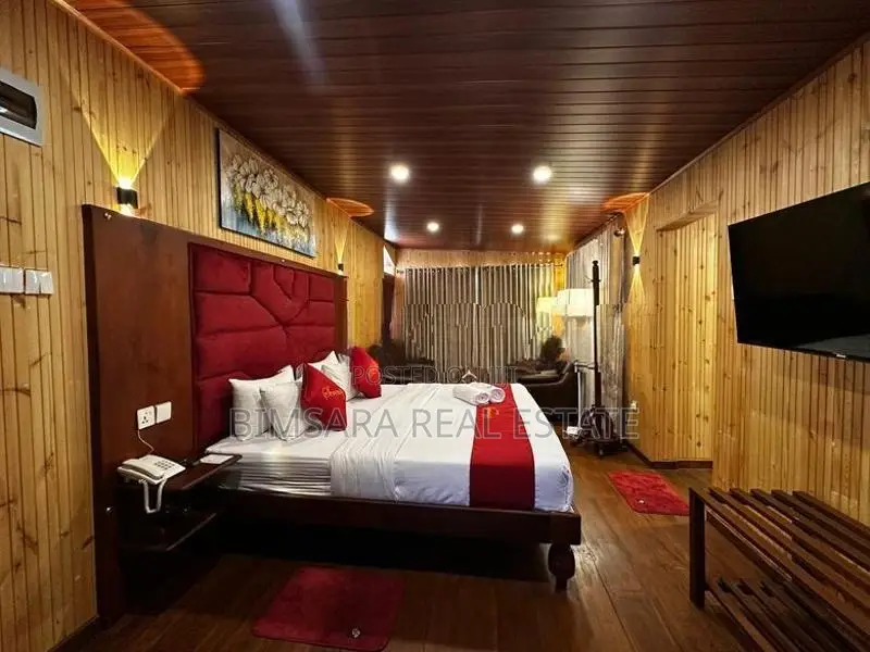 Exceptional 15P Commercial Property for Sale in Nuwara Eliya (LC 1762)