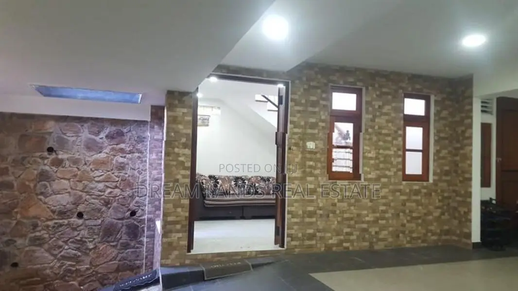 VILLA FOR SALE IN KANDY WITH FURNITURES (SP615)