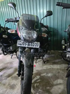 Bajaj Pulsar 180 2017