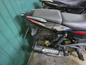 Bajaj Pulsar 180 2017