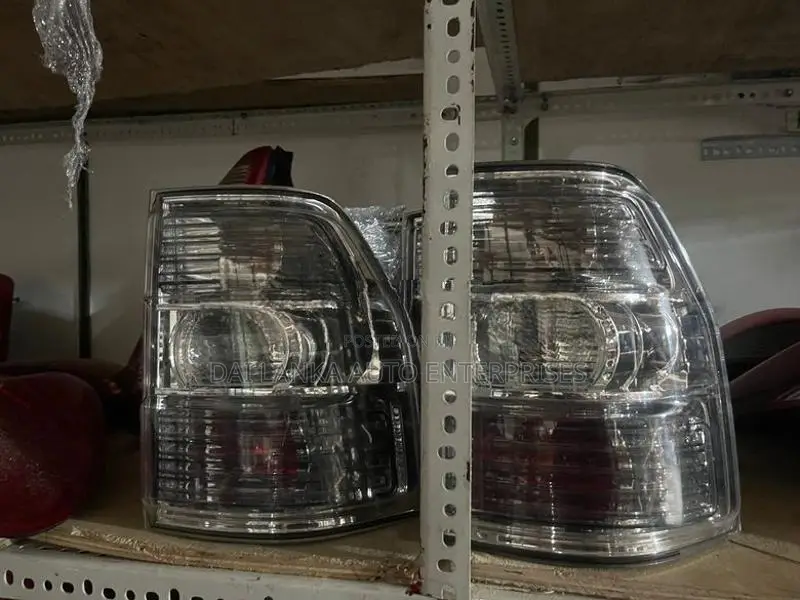 Mitsubishi Montero V98 Tail Light