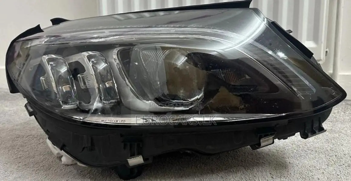 Mercedes Benz C 200 Headlights
