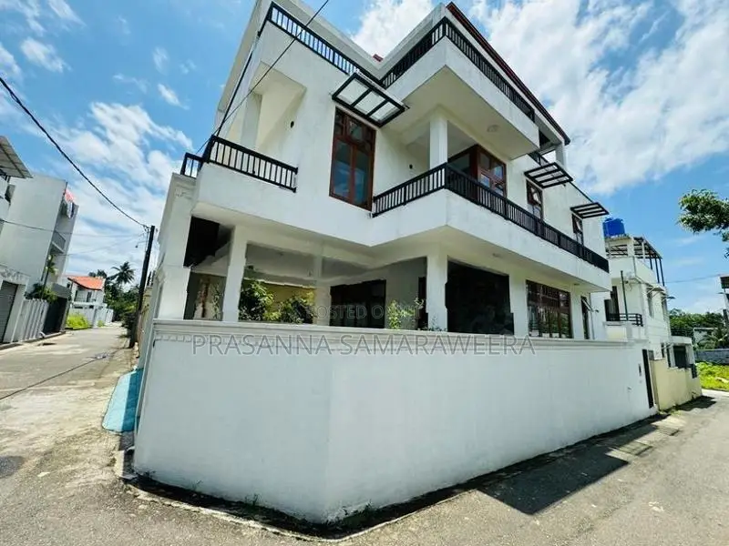 පිලියන්දල නගර ආසන්නයේ නිවස විකිණීමට