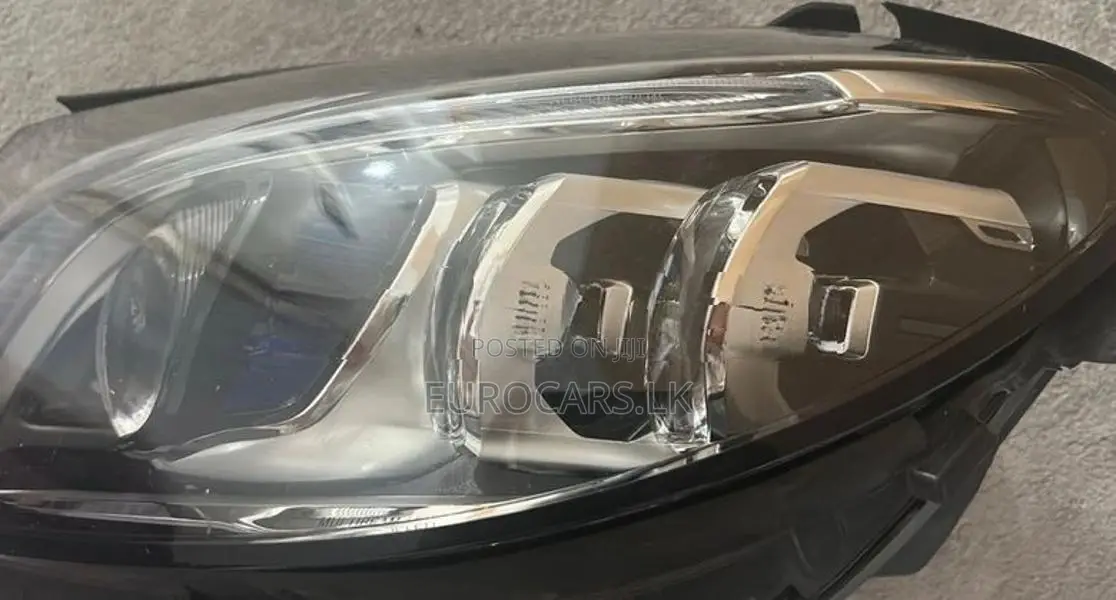 Mercedes Benz C 200 Headlights
