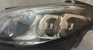 Mercedes Benz C 200 Headlights