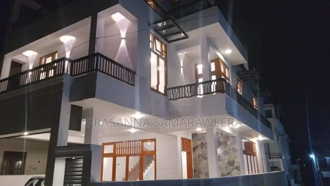 පිලියන්දල නගර ආසන්නයේ නිවස විකිණීමට