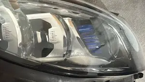 Mercedes Benz C 200 Headlights