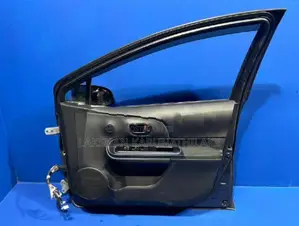 Toyota Aqua NHP10 door