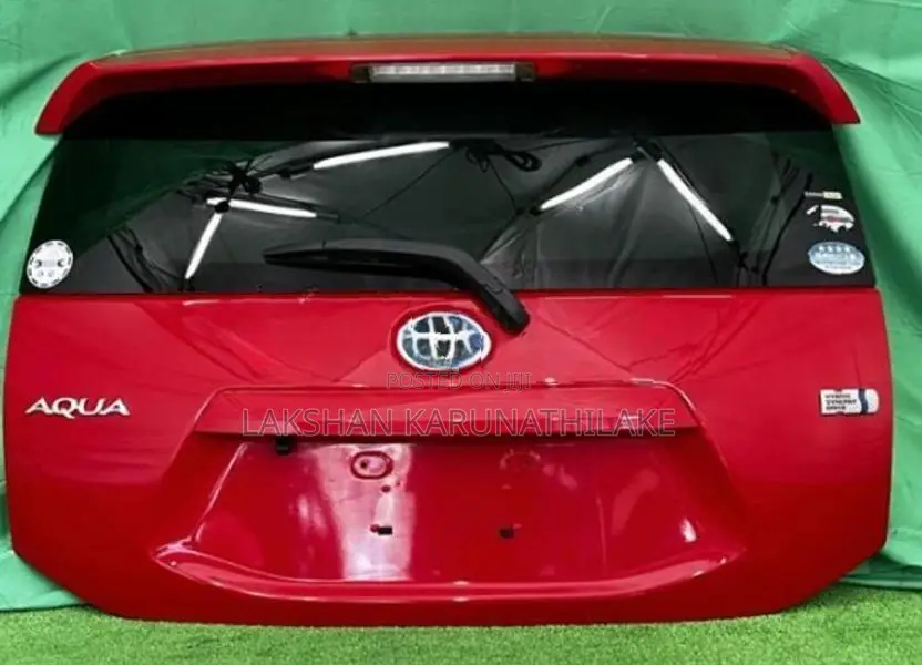 Toyota Aqua NHP10 dicky door