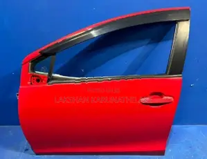 Toyota Aqua NHP10 door