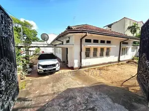 24 P High Residential Land with House for Sale in Nugegoda Town