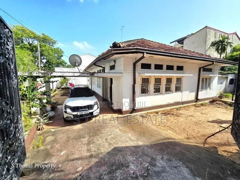 24 P High Residential Land with House for Sale in Nugegoda Town