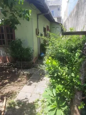 Land For Sale In Dehiwala Aththidiya
