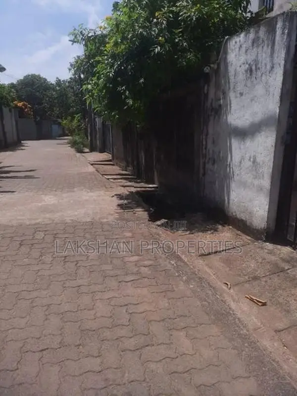 Land For Sale In Dehiwala Aththidiya