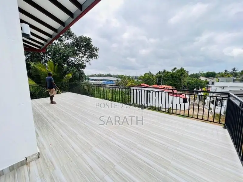 12.5 P With Luxury Brand New House In Athurugiriya