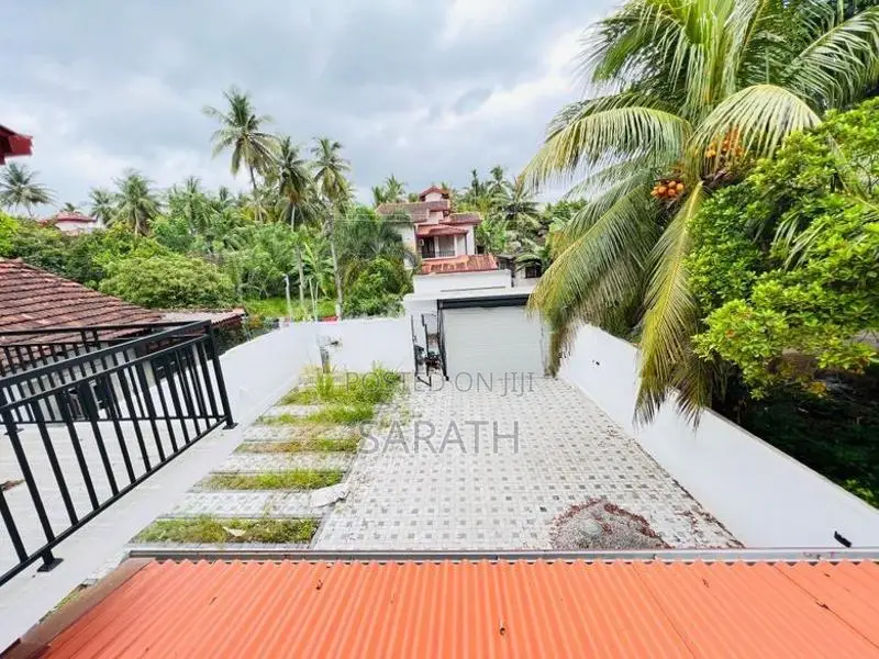 12.5 P With Luxury Brand New House In Athurugiriya